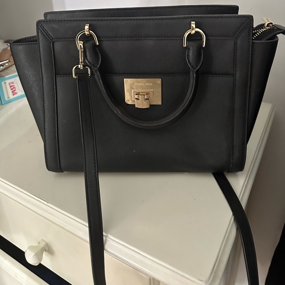 MICHAEL Michael Kors Handbags - Michael Kors Black Crossbody